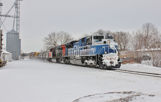 792828 (a): :2048x1301